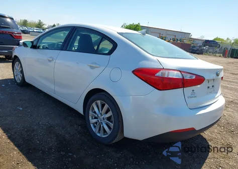 2015 Kia Forte Lx z USA, uszkodzony, nr VIN KNAFX4A66F5354999